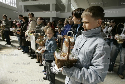 Swieta Wielkiej Nocy. Wielka Sobota, swiecenie swieconek.
7.04.2007
fot....