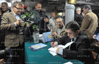 Gdynia. Dar Pomorza. Wodowanie, czyli promocja ksiazki...