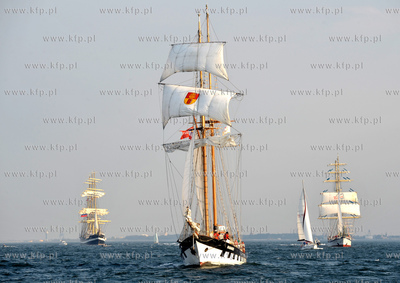 Wielka parada zaglowcow po Zatoce Gdanskiej na zakonczenie...