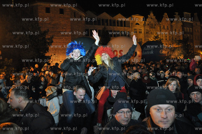 Zabawa sylwestrowa na Targu Weglowym w Gdansku.Na zakonczenie...