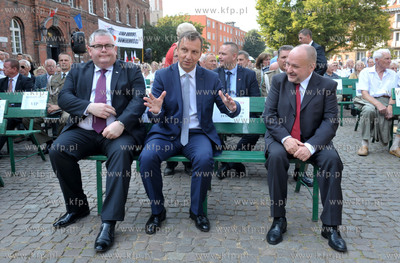 Gdansk. Plac Obronców Poczty Polskiej w Gdansku. Uroczystosci...