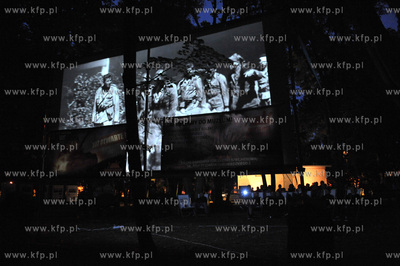 Kino letnie na Westerplatte zorganiowane przy wartowni...