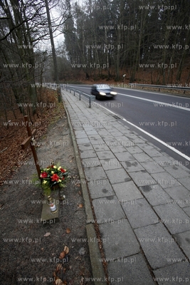 Niebezpieczny zakret przy ul. Malczewskiego w Sopocie.
30.12.2013
fot....