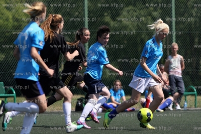 Gdansk Zaspa. Pilkarski turniej dzikich druzyn Do przerwy...