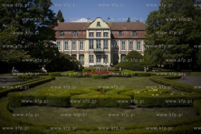 Park Oliwski. Pałac Opatów. 11.06.2015 fot. Krzysztof...