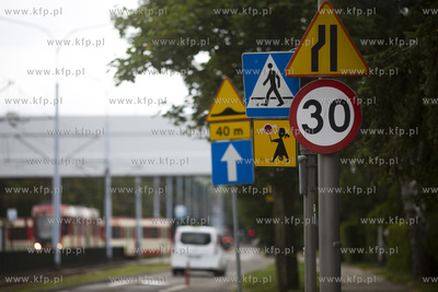 Gdańsk. Ul. Wojska Polskiego. Ograniczenie prędkości...