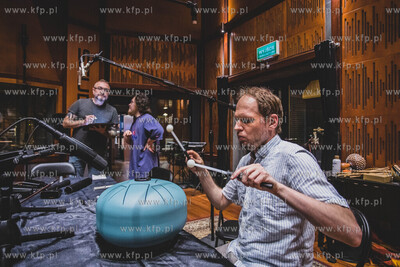 Zespół Remont Pomp wraz Mikołajem Trzaską i Adamem...