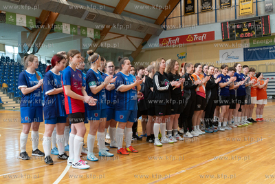 Hala 100-lecia w Sopocie.  Turniej piłki nożnej kobiet...