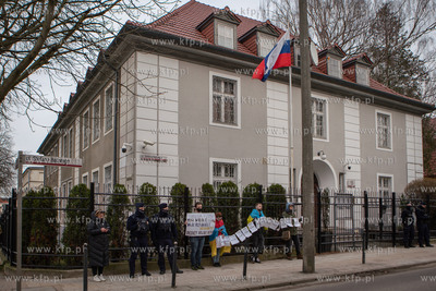 Gdańsk. Manifestacja pod konsulatem Rosji we Wrzeszczu....