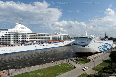 Wycieczkowiec Seven Seas Voyager jest drugim najwiekszym...