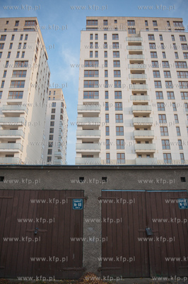 Gdansk. Nowe wiezowce Quattro Towers powstale na miejscu...