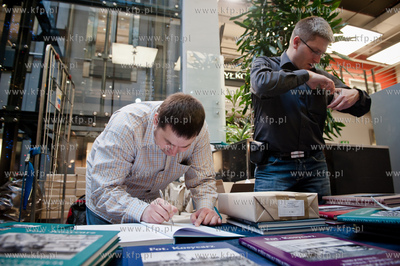Gdansk. Centrum Handlowe Manhattan. Premiera i promocja...