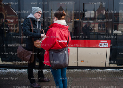 Gdansk. Przystanek tramwajowy ZKM Dworzec Glowny. Slodka...