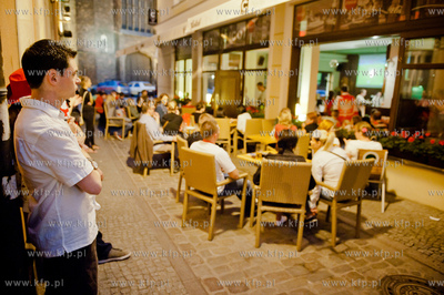 Gdansk. Dlugi Targ. Sympatycy reprezentacji Polski...