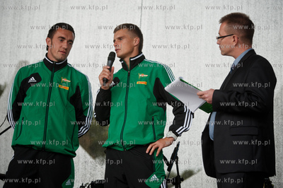 Gdansk. Scena na Targu Weglowym. Prezentacja druzyny...