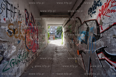 Gdansk. Wrzeszcz. Wejscie w podworko jednej z kamienic...