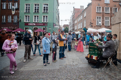 Gdansk. Ul. Dluga. Pelne turystow ulice starego miasta.
23.07.2013
fot....
