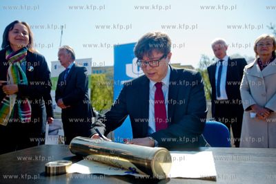 Gdansk. Batycki Kampusu Uniwersytetu Gdanskiego. Uroczystosc...