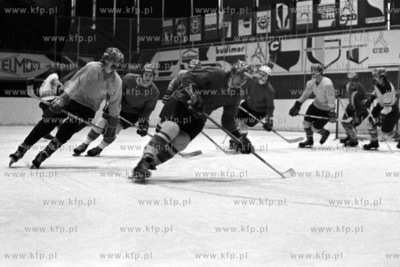 Trening hokeistów Stoczniowca przed meczem o mistrzostwo...