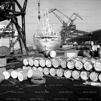 W porcie gdańskim.  (Lata 60).
1961
0000178z
Fot....