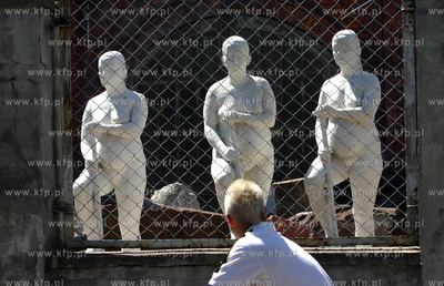 Prace studentow Wydzialu Rzezby Akademii Sztuk Pieknych...