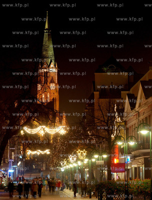 Sopot noca. Nz Swiateczne iluminacje na sopockim "Monciaku"
Fot....