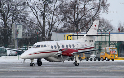 Zima na Rebiechowie. Nz. Jetstream 32 JetAir  04.01.2010...