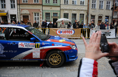 Gdansk. Dlugi Targ. Uroczysty start 6-go Rajdu Lotos...