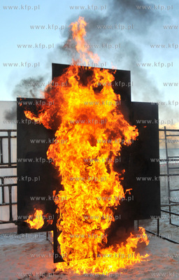 Sopot plaza przy Molo. Happening "Unwanted Things "...