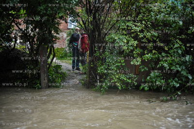 W wyniku duzych opadow deszczu doszlo do przerwania...