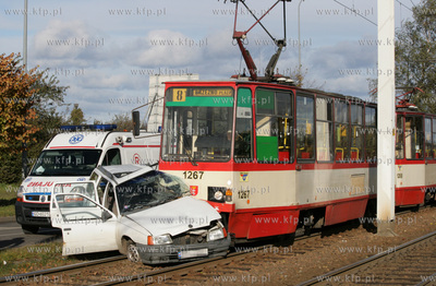 Wypadek na ulicy Budzysza i Sucharskiego. Samochod...