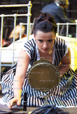 Estrada przed Palacem Opatow w Parku Oliwskim. Mozartiana...