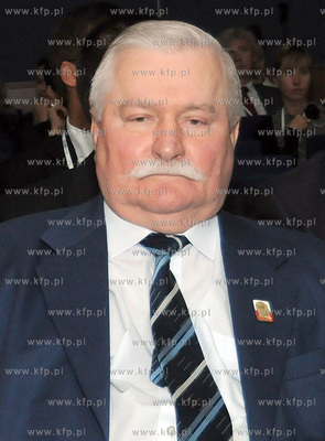 Prezydent Lech Walesa gosciem III Konferencji Zwiazku...