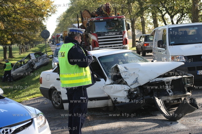 Do groznie wygladajacego wypadku doszlo na krajowej...