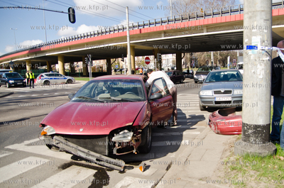 Wypadek przy estakadzie Kwiatkowskiego na wysokosci...
