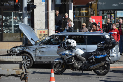 Na skrzyzowaniu ulic 10 Lutego i Swietojanskiej w Gdyni...