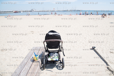 Sopot, Plaża. Wejście nr 23. Udogodnienia dla osób...