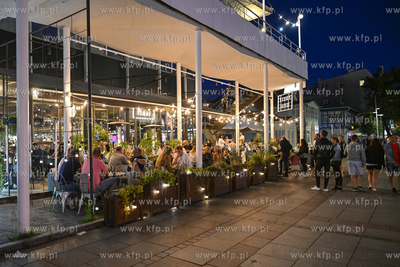 Sopot. Plac Przyjaciół Sopotu po rewitalizacji. Na...