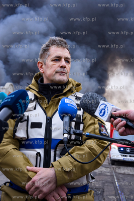 Pożar hali dawnych Zakładów Naprawczych Taboru Kolejowego...