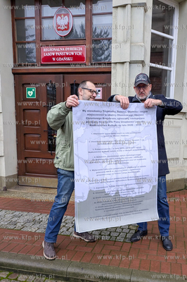 Protest mieszkańców Sulmina przed siedzibą Regionalnej...