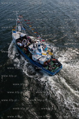 Morska Pielgrzymka Rybakow w Pucku na odpust Sw Piotra...