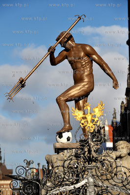 Kopia figury z fontanny Neptuna wykonana ze sztucznego...