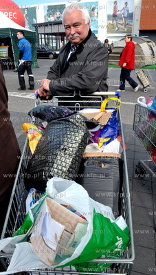 Gdansk. Parking Galerii Przymorze. Akcja ekologiczna...