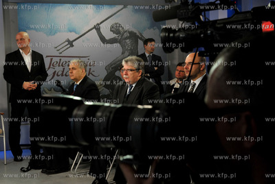 W gdanskim Osrodku Telewizji Polskiej nastapilo uroczyste...