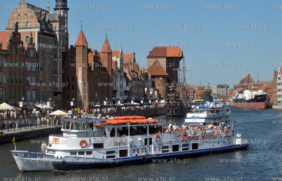 Gdansk. Statek wycieczkowy Elzbieta bialej floty Zeglugi...