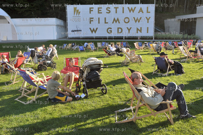 Festiwal Filmowy w Gdyni. Relaks na placu Grunwaldzkim....
