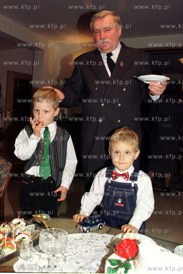 30 rocznica slubu Lecha i Danuty Walesow. Skromne przyjecie...