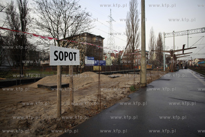 Sopot. Przebudowa peronu  dalekobieznego na dworcu...