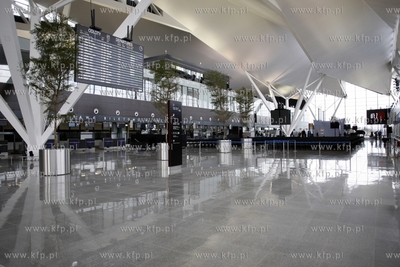 Gdańsk.Nowy terminal pasażerski T2, w Porcie Lotniczym...
