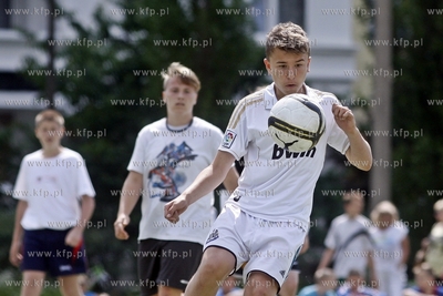 Gdansk Zaspa. Pilkarski turniej dzikich druzyn Do przerwy...